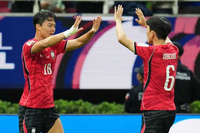 世界杯小组赛:韩国2-1逆转捷克,黄仁范一传一射闪耀全场